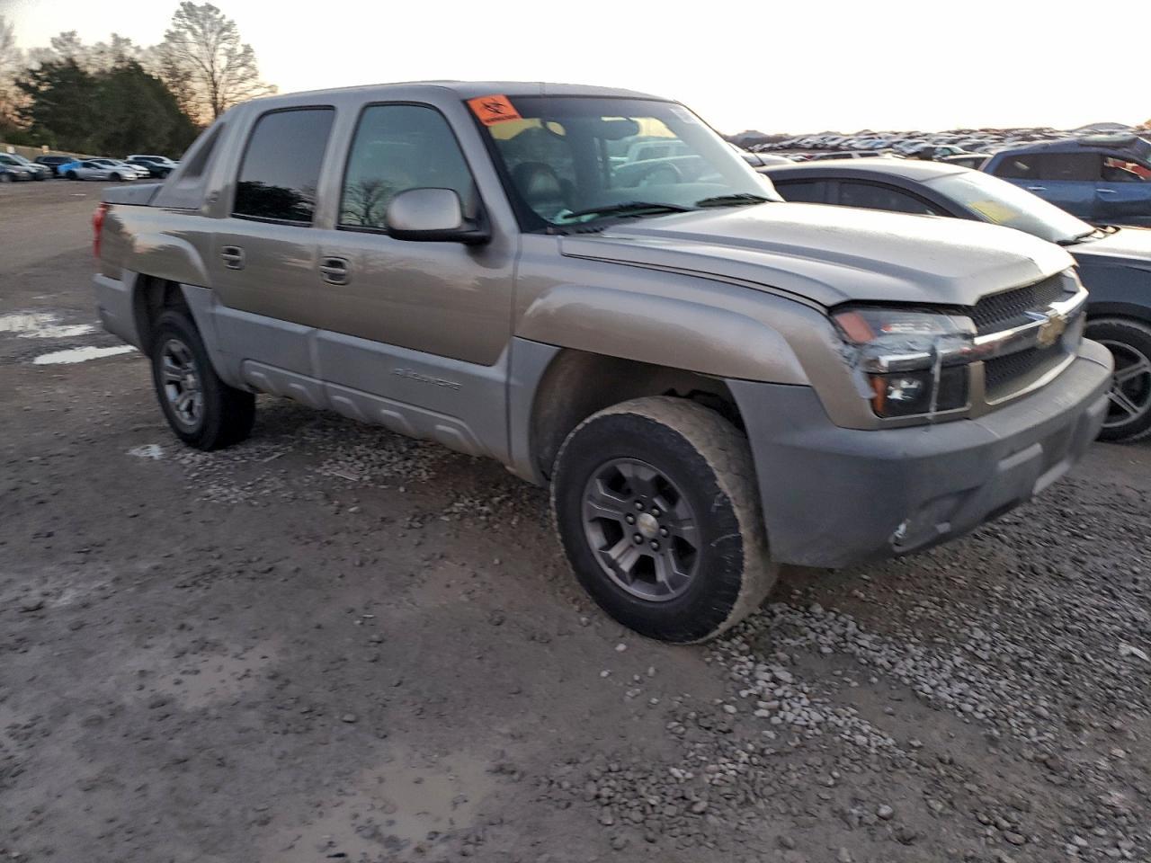 2002 Chevrolet Avalanche K1500 - Image 4
