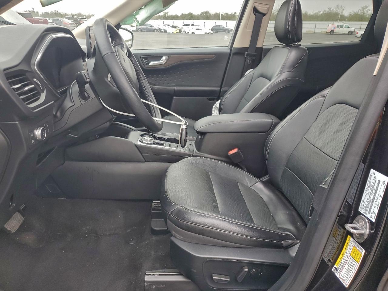 2020 Ford Escape Titanium - Image 7