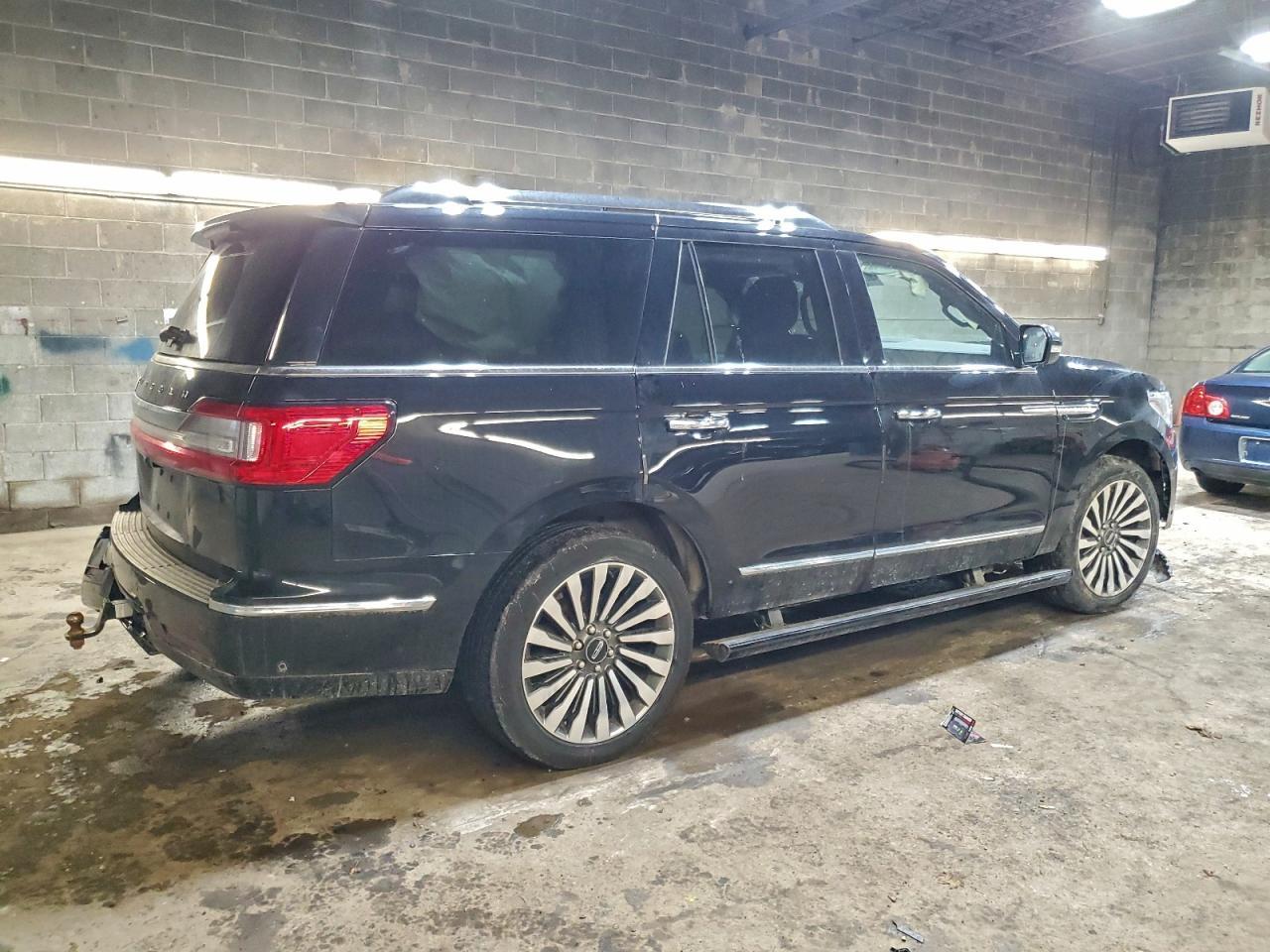 2019 Lincoln Navigator Reserve - Image 3