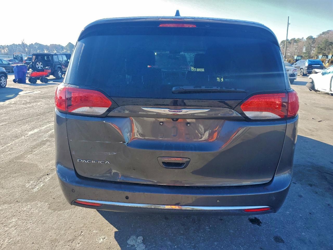 2020 Chrysler Pacifica Touring L - Фото 6