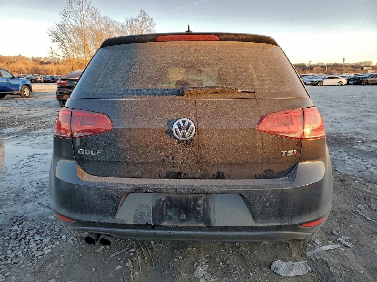 2016 Volkswagen Golf S - Image 6