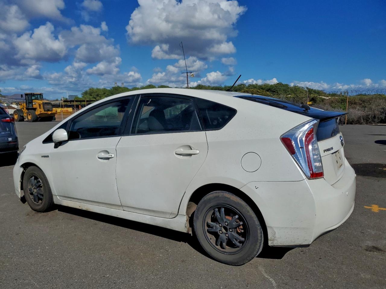 2013 Toyota Prius - Фото 2
