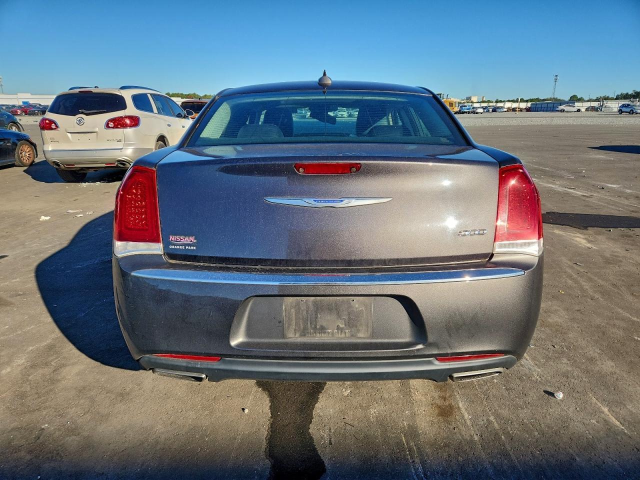 2020 Chrysler 300 Limited - Фото 6