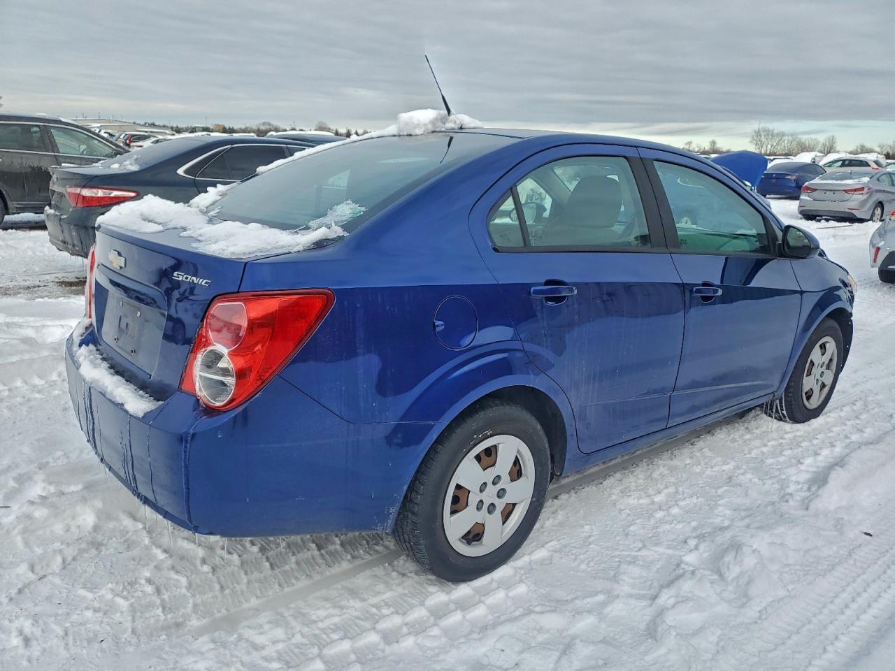 2013 Chevrolet Sonic Ls - Image 3
