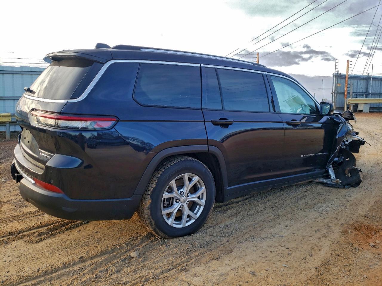 2023 Jeep Grand Cherokee L Limited - Image 3