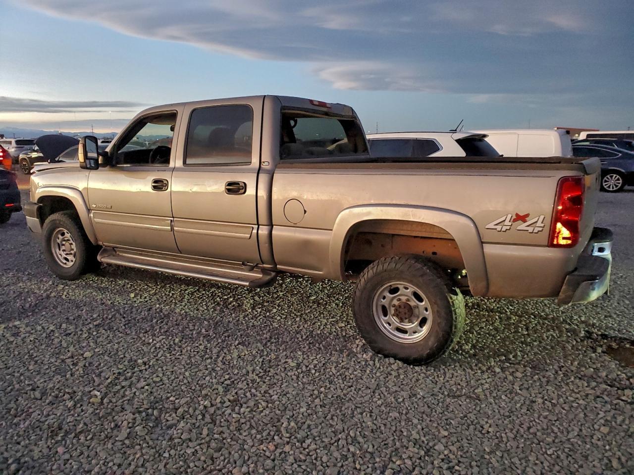 2003 Chevrolet Silverado K2500 Heavy Duty - Image 2
