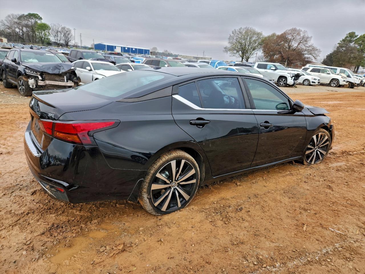 2020 Nissan Altima Sr - Фото 3