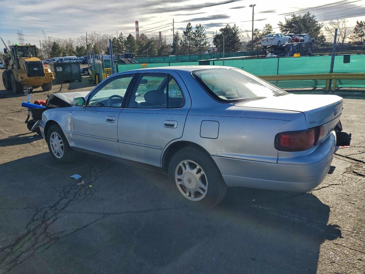 1995 Toyota Camry Le - Image 2