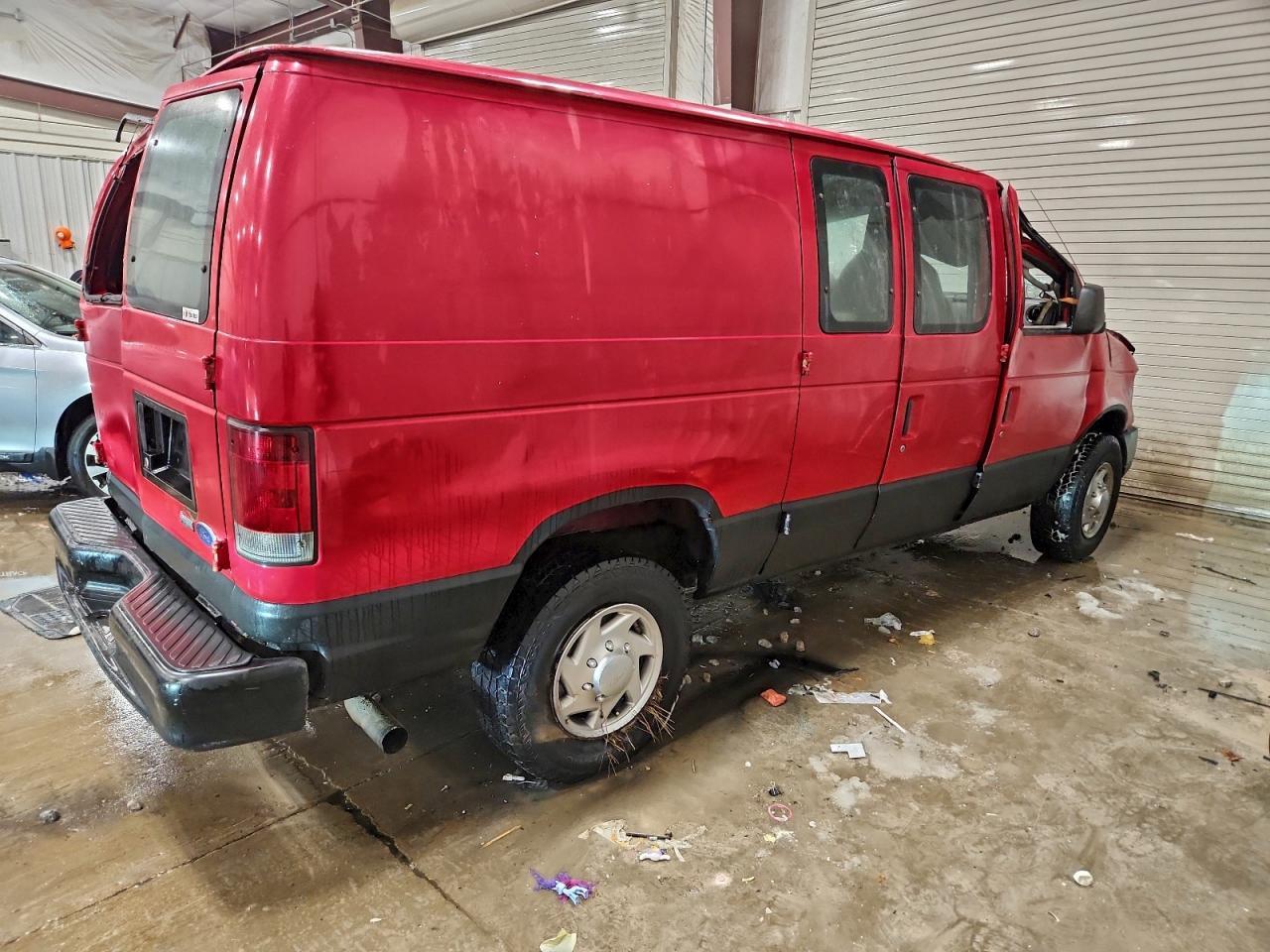 2010 Ford Econoline E350 Super Duty Van - Фото 3