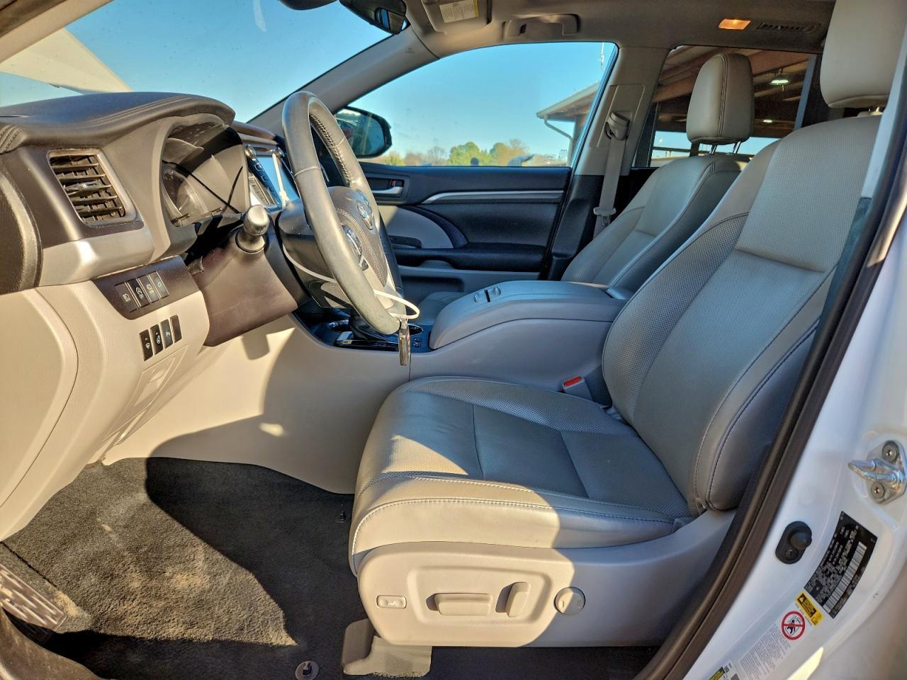 2019 Toyota Highlander Limited - Image 7
