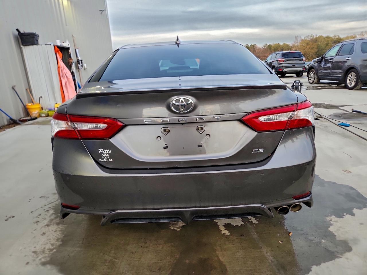 2020 Toyota Camry Se - Фото 6