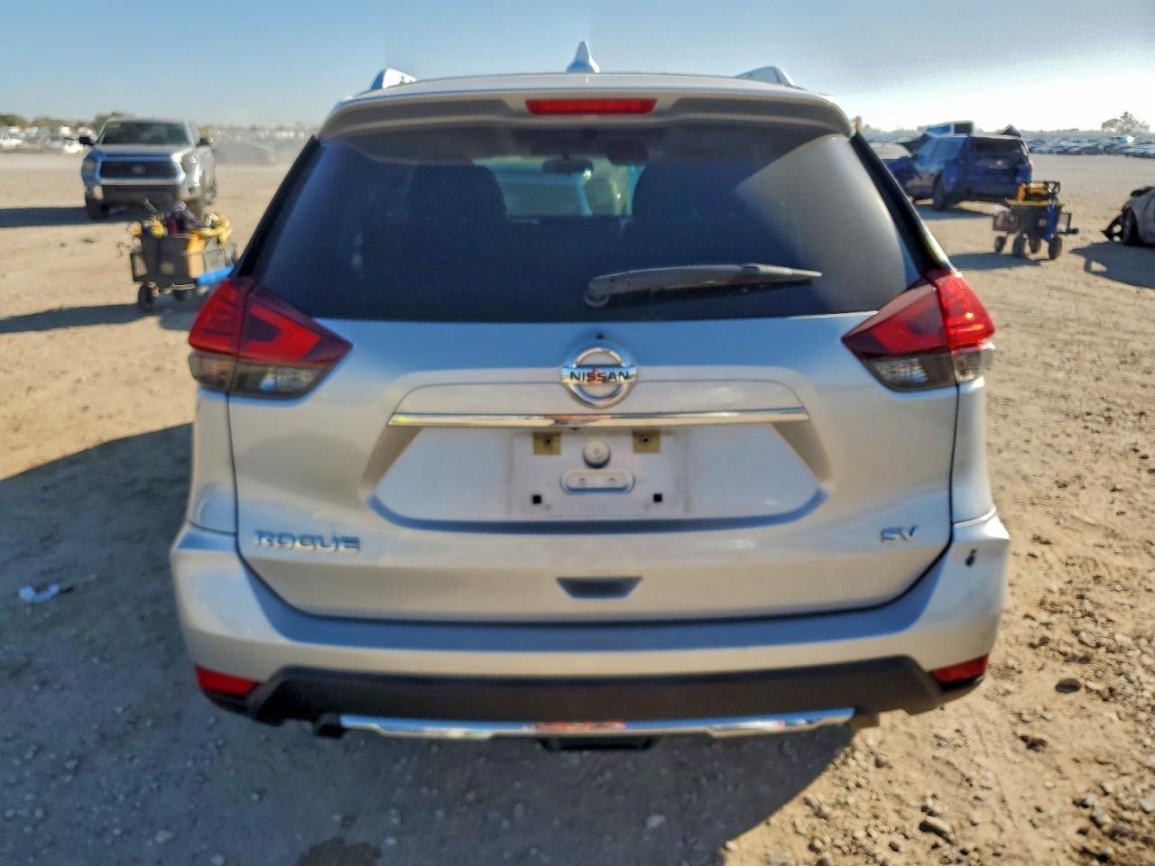 2017 Niss Rogue Sv - Фото 6