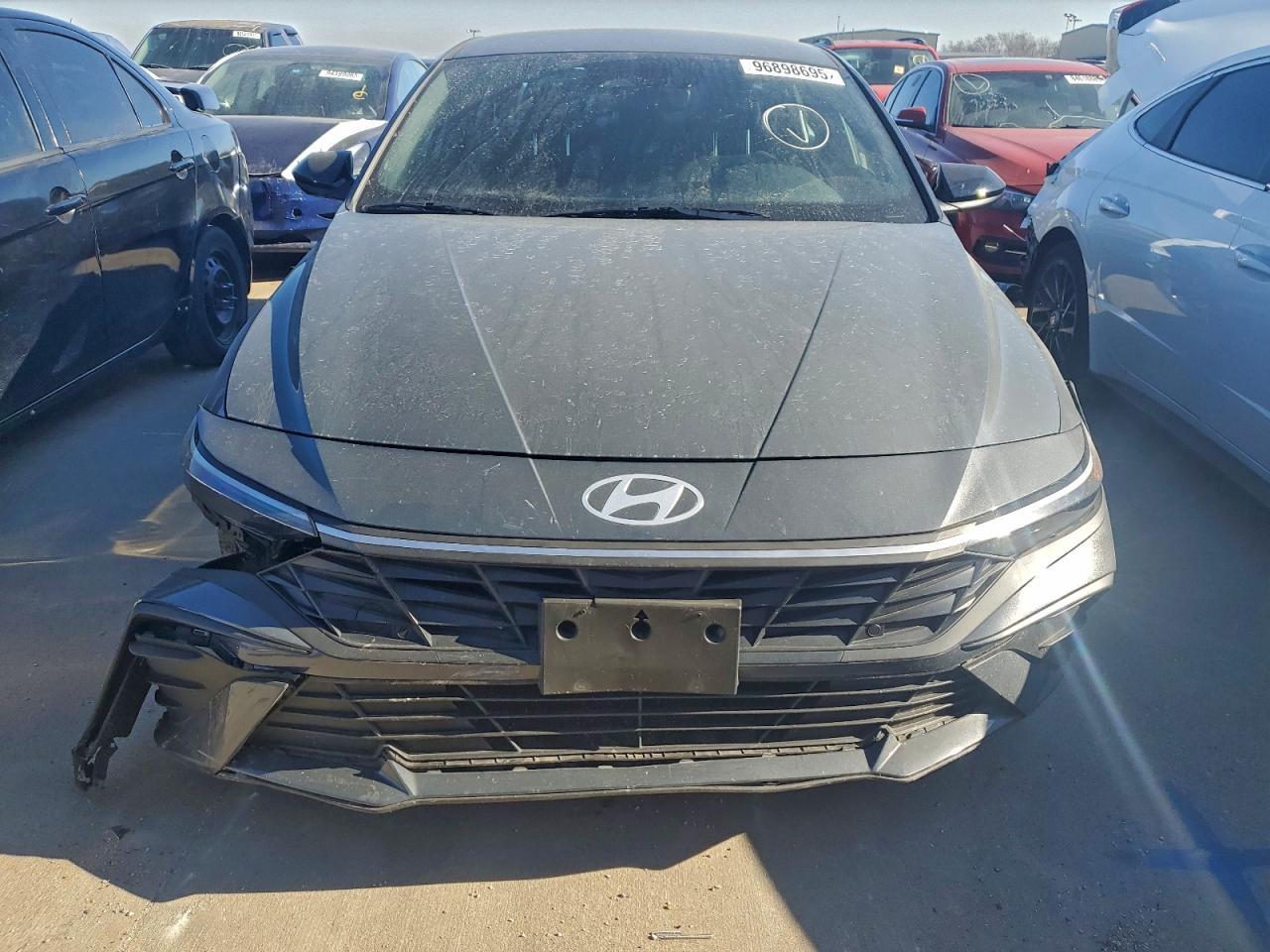 2025 Hyundai Elantra Sel Sport - Image 5