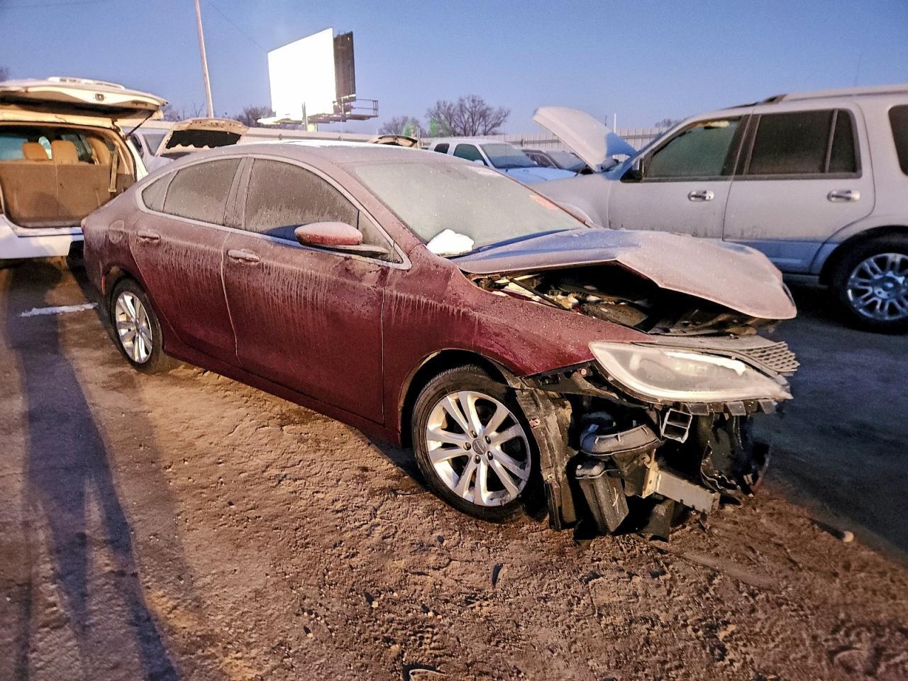 2015 Chrysler 200 Limited - Фото 4