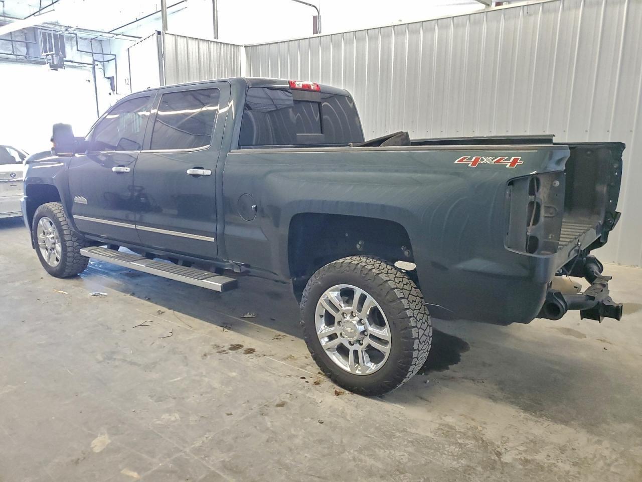2017 Chev Silverado K2500 High Country - Фото 2