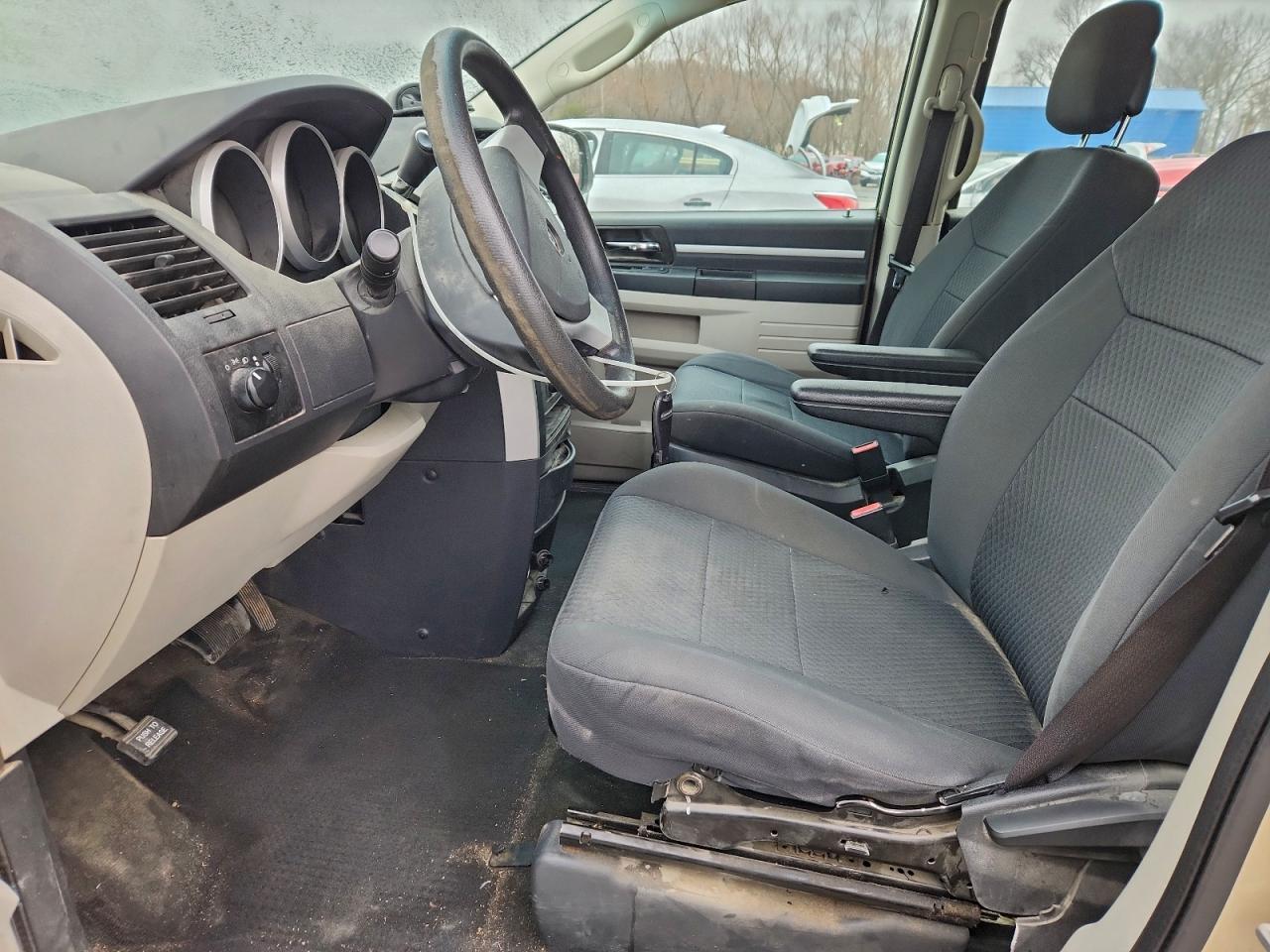 2010 Dodge Grand Caravan Se - Image 7
