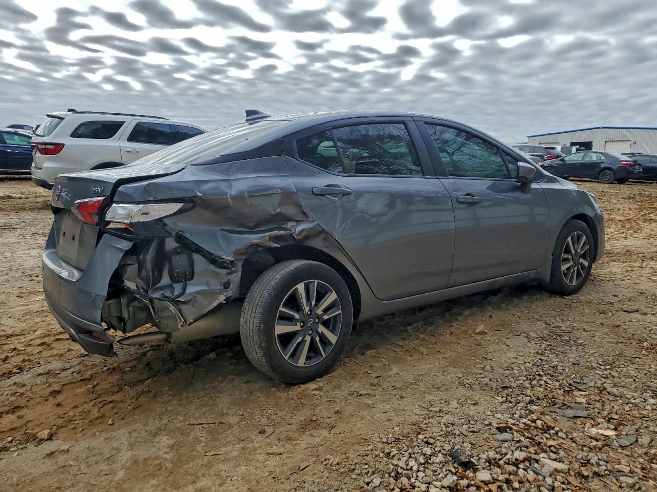 2024 Nissan Versa Sv - Image 3