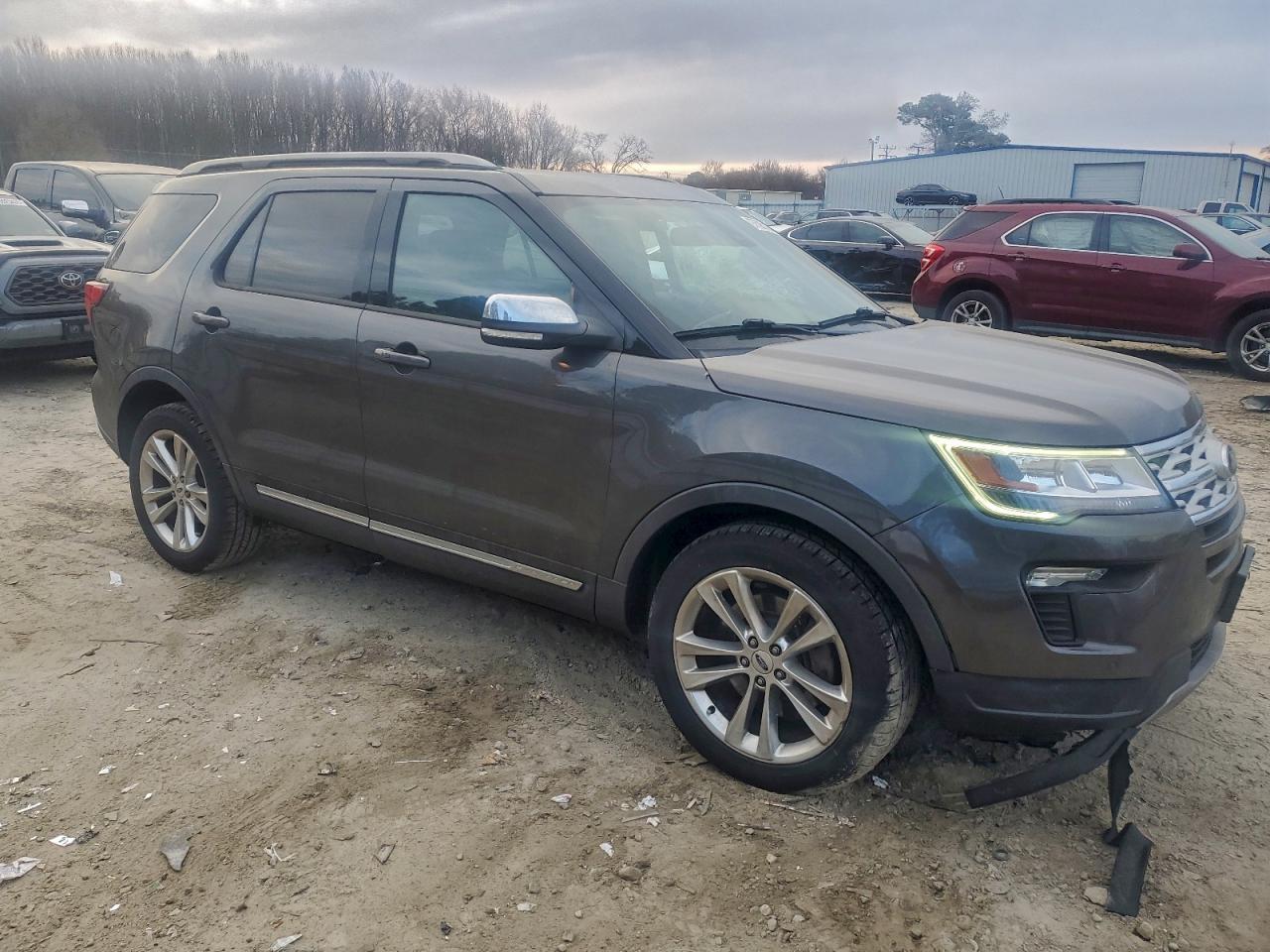 2019 Ford Explorer Xlt - Фото 4