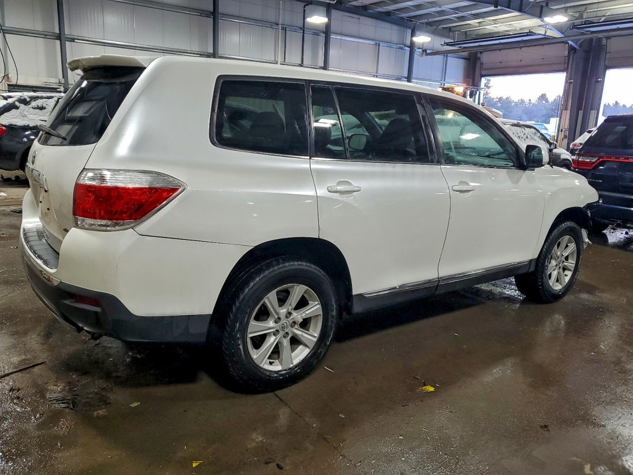 2012 Toyota Highlander Base - Image 3