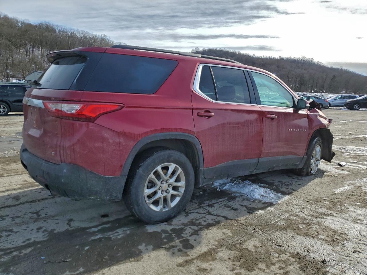 2021 Chevrolet Traverse Lt - Фото 3