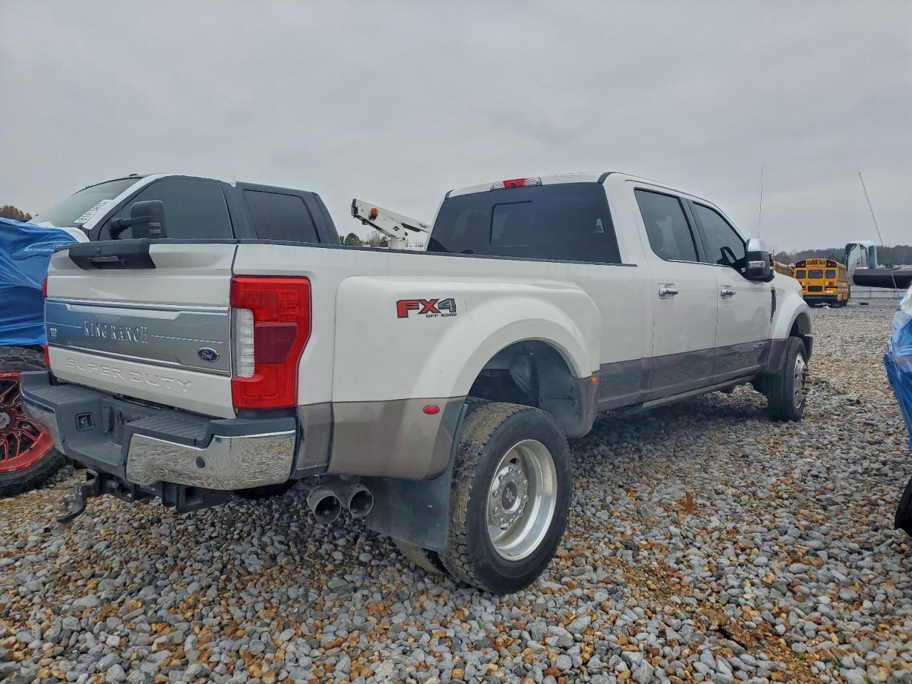 2019 Ford F450 Super Duty - Image 3