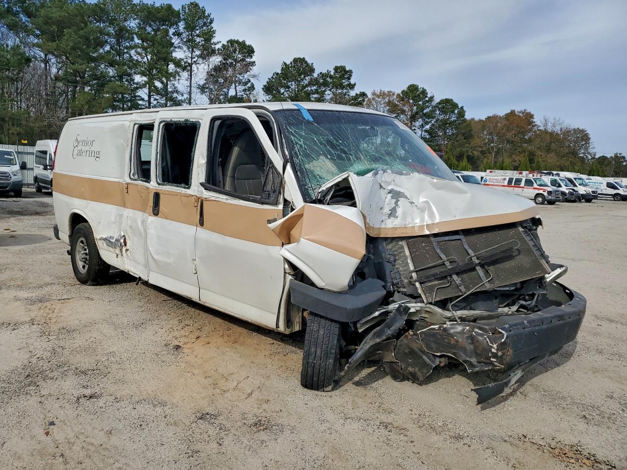 2017 Chevrolet Express 2500 Delivery Van - Фото 4