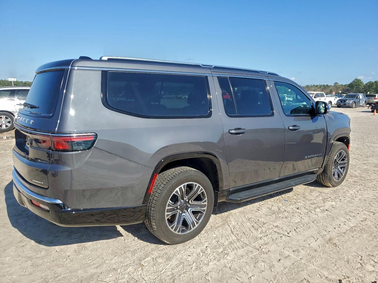 2024 Jeep Wagoneer L Series Ii - Фото 3