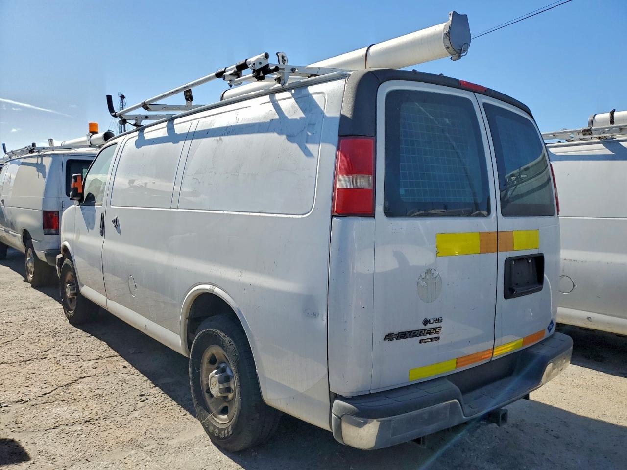 2014 Chevrolet Express G2500 * Cargo * Pri Fleet * - Фото 2