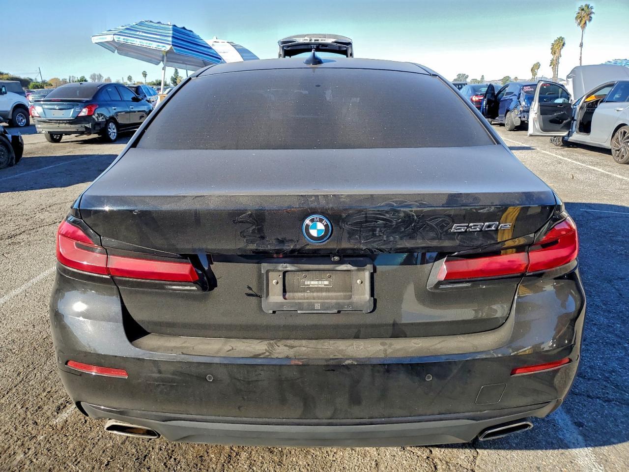 2023 BMW 530E - Фото 6