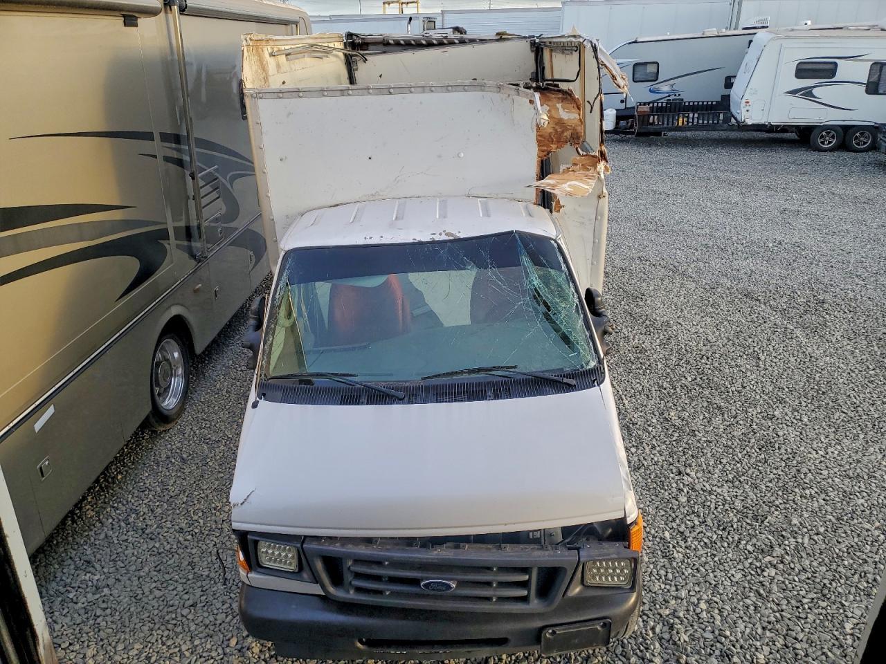 2006 Ford E350 Box Truck - Image 5