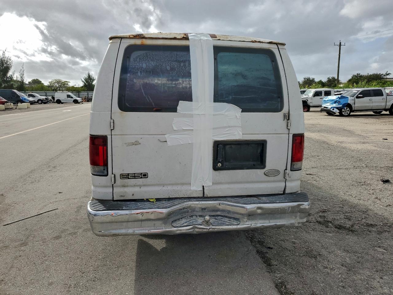 2002 Ford Econoline E250 Van - Image 6