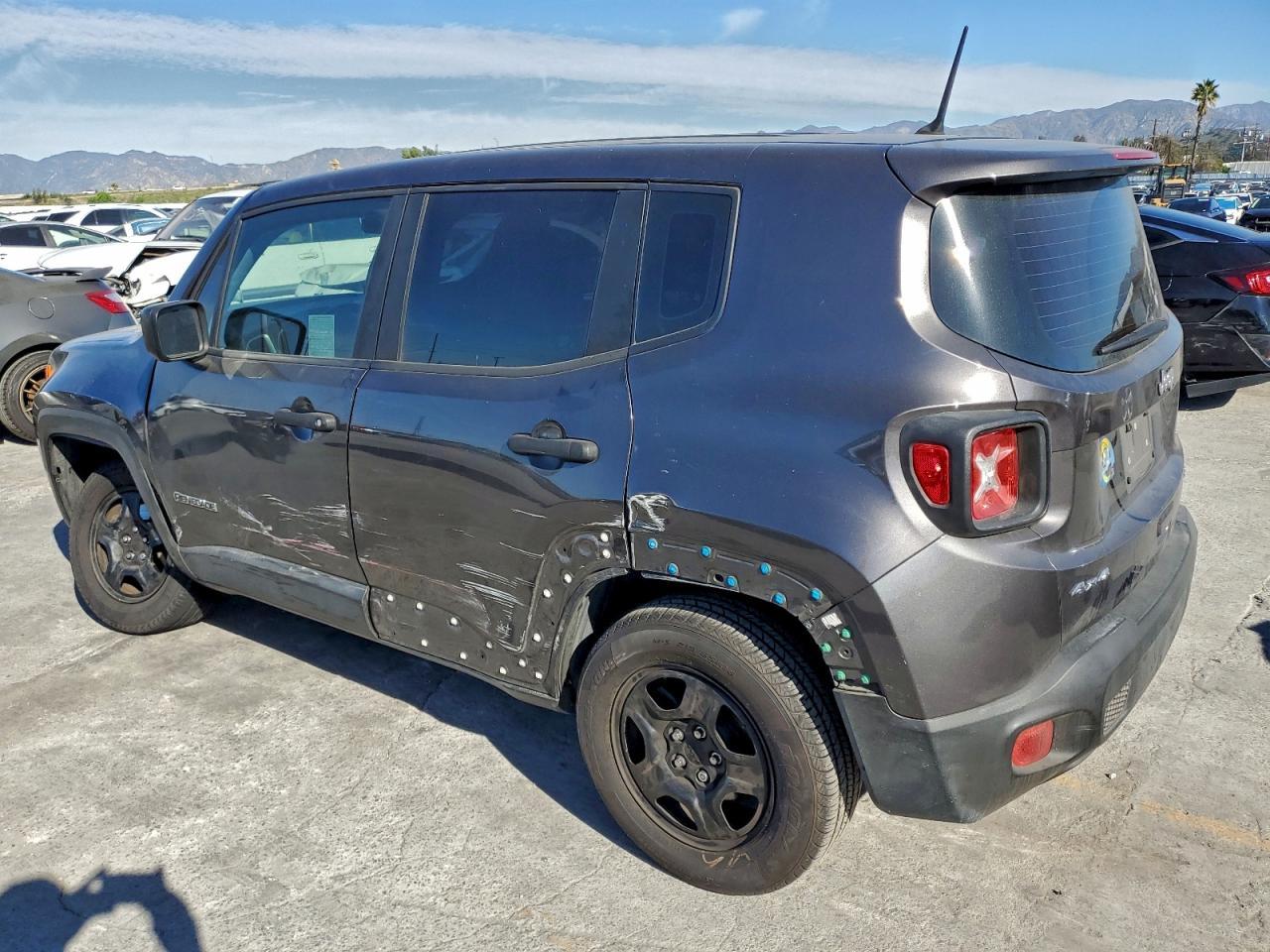 2019 Jeep Renegade Sport - Фото 2