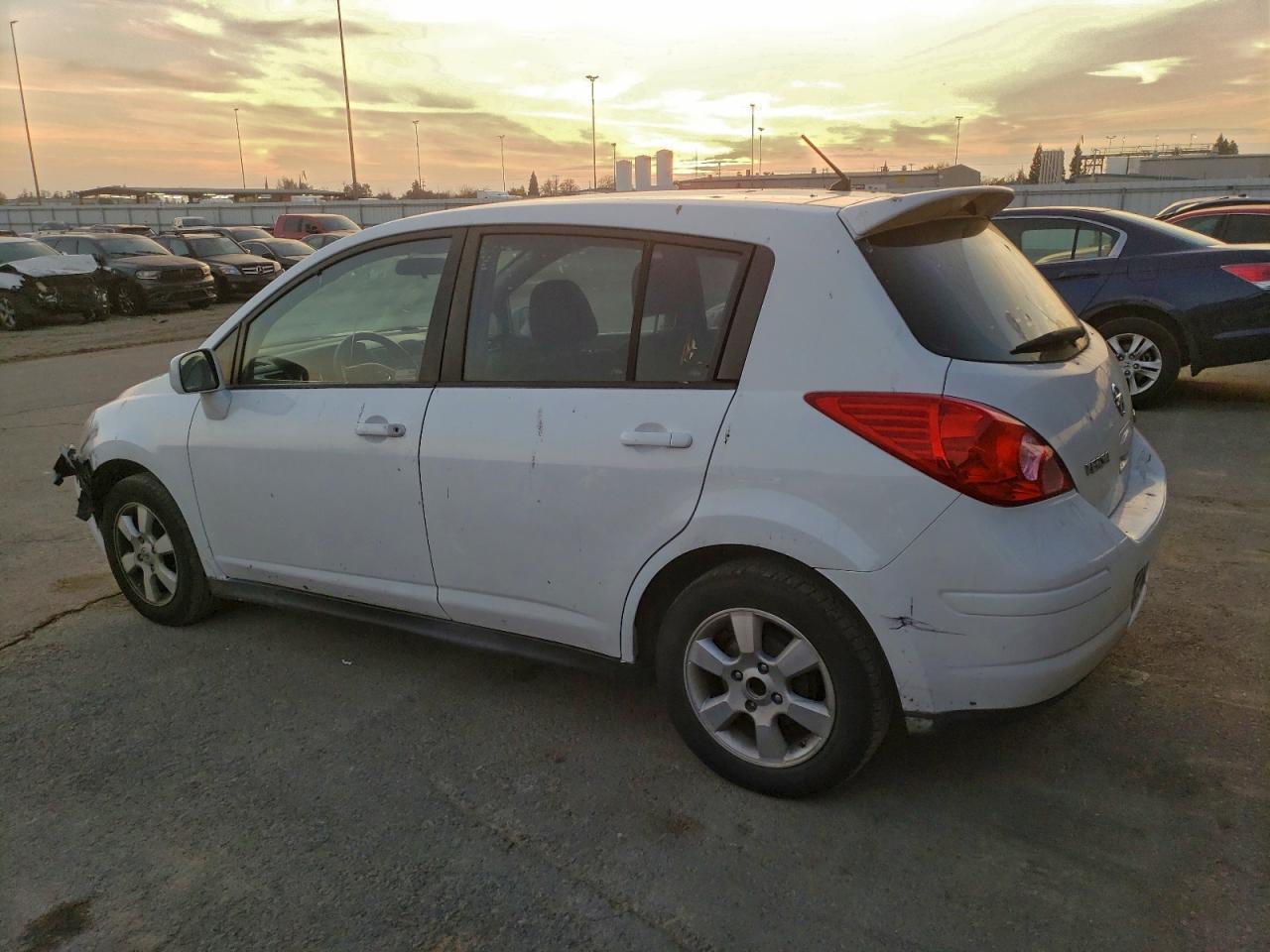 2012 Nissan Versa S - Image 2