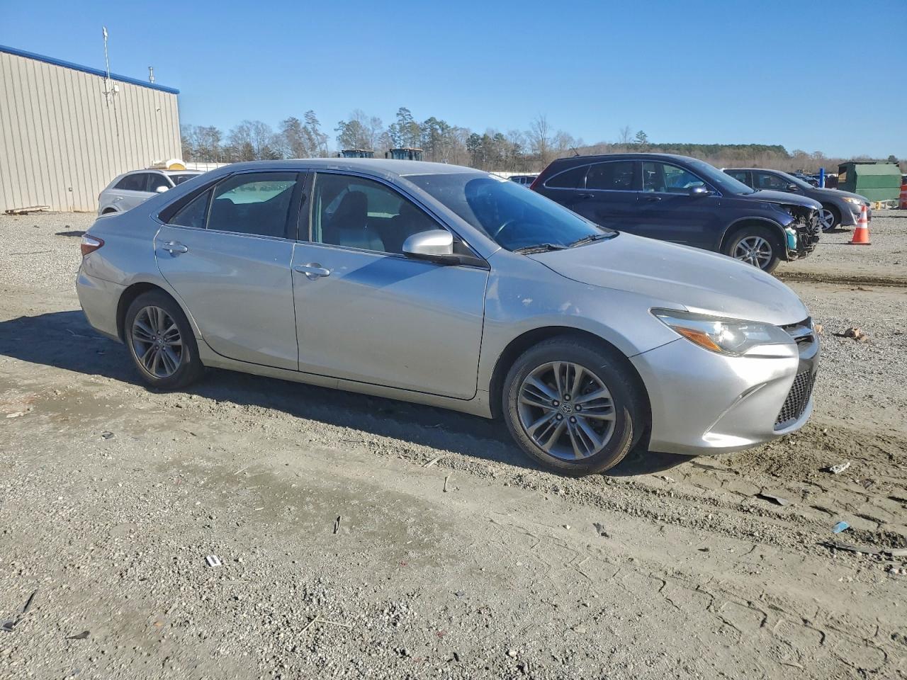 2016 Toyota Camry Le - Image 4