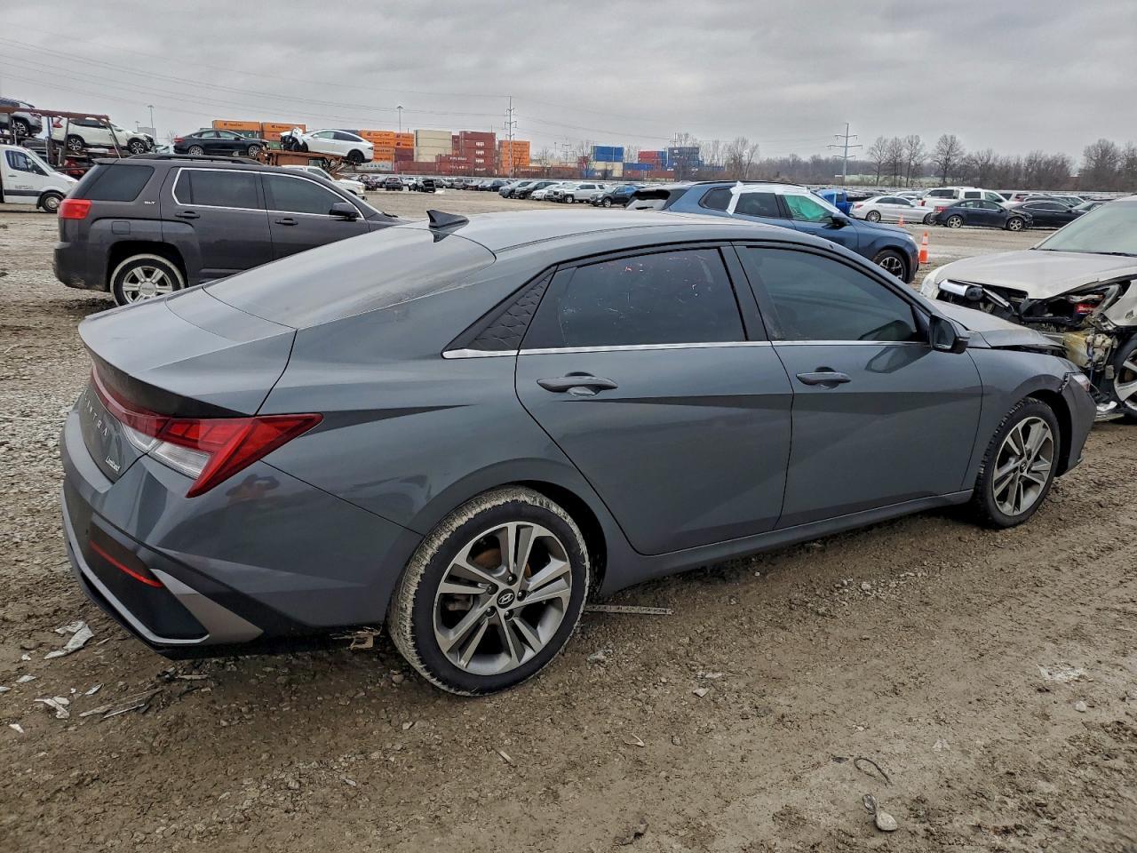 2024 Hyundai Elantra Limited - Image 3