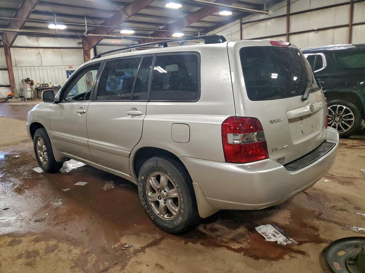 2005 Toyota Highlander Base - Image 2