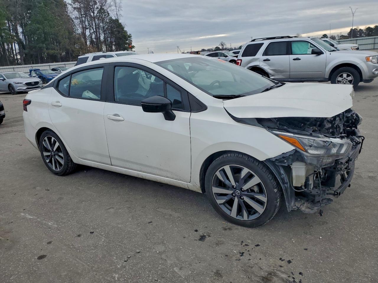 2021 Nissan Versa Sr - Фото 4