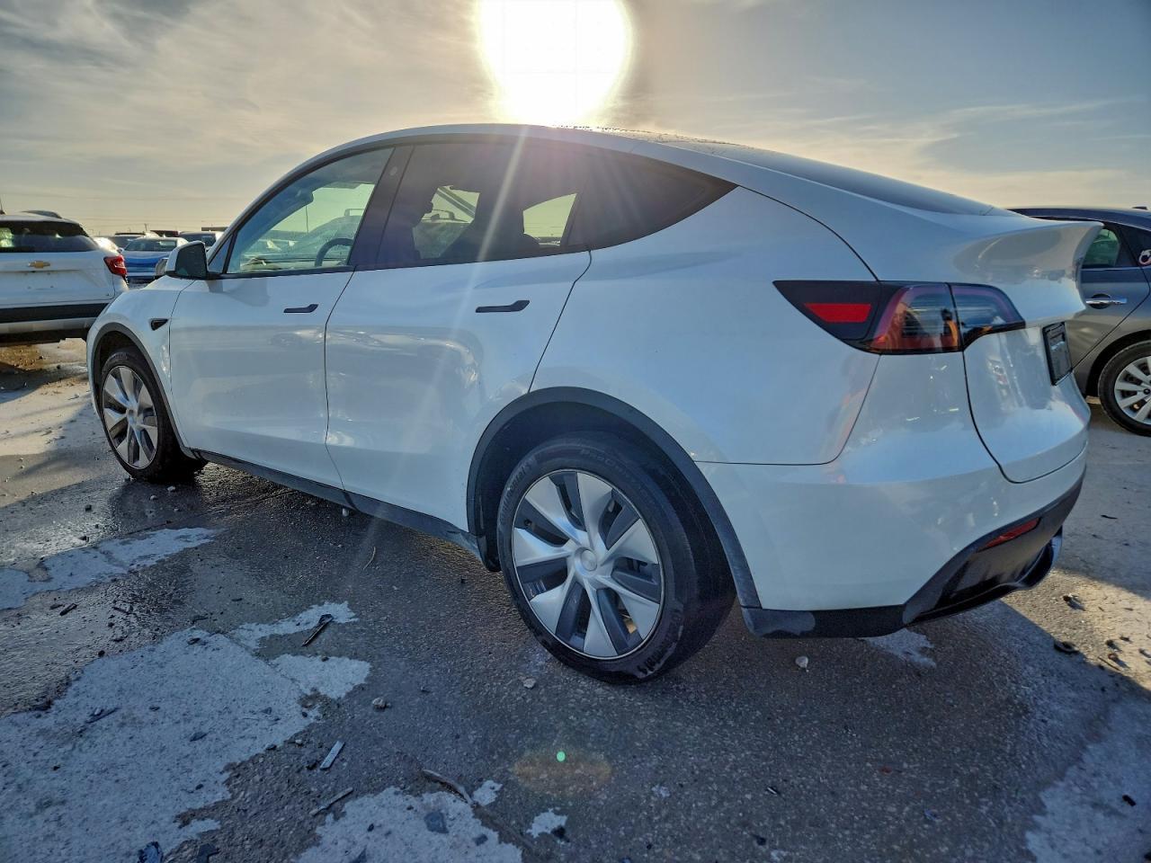 2023 Tesla Model Y - Фото 2