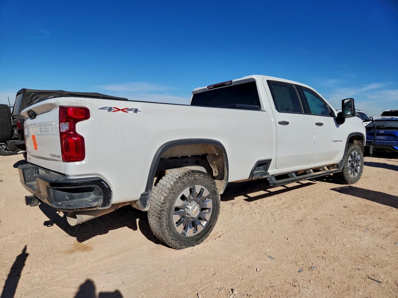 2023 Chevrolet Silverado K2500 Custom - Фото 3