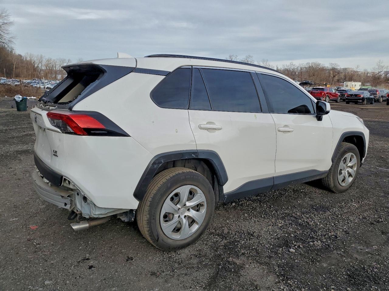 2021 Toyota Rav4 Le - Фото 3