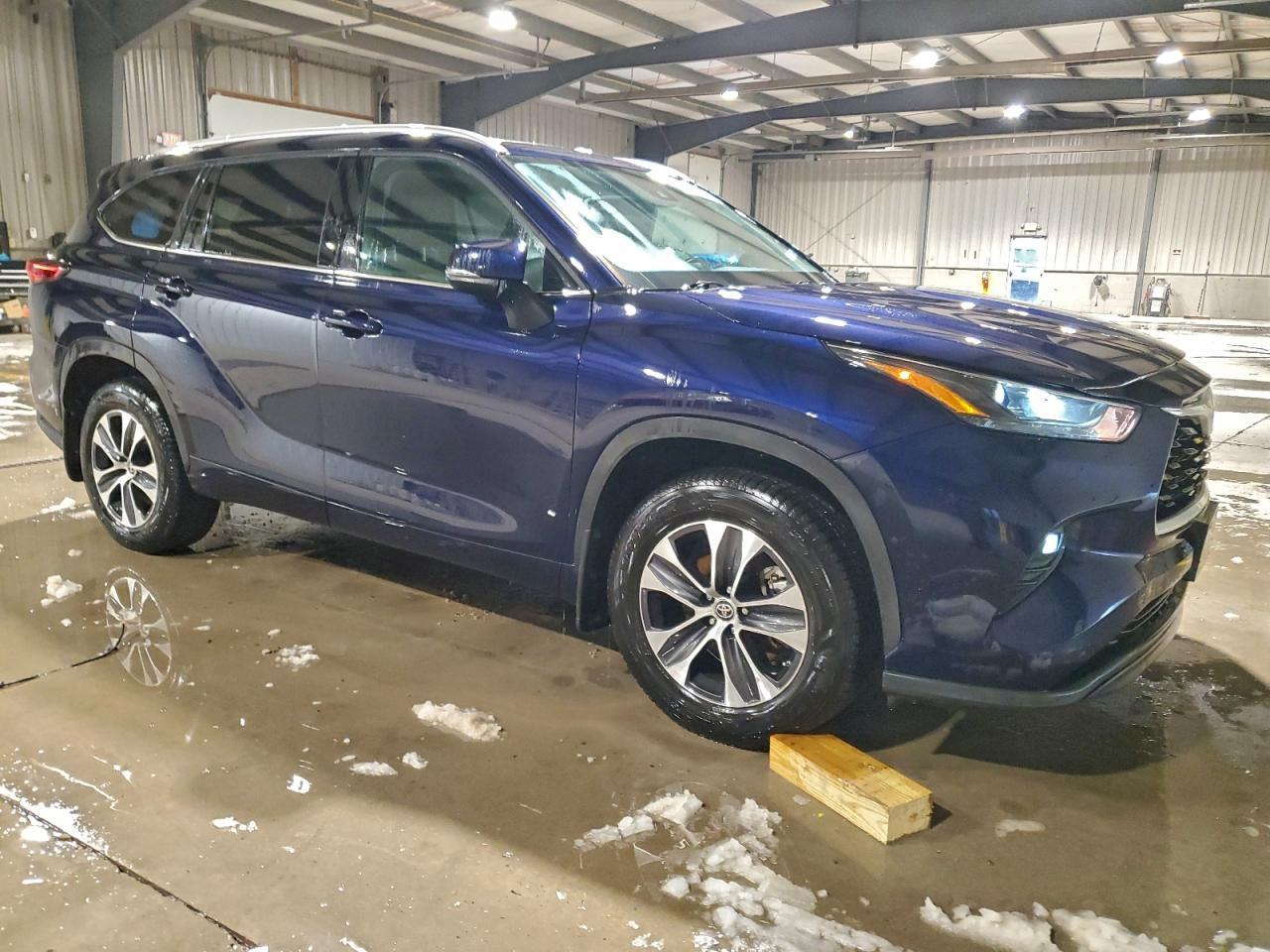 2022 Toyota Highlander Xle - Image 4