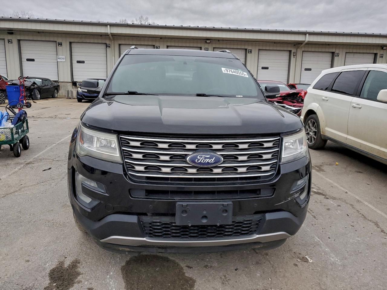 2017 Ford Explorer Xlt - Фото 5