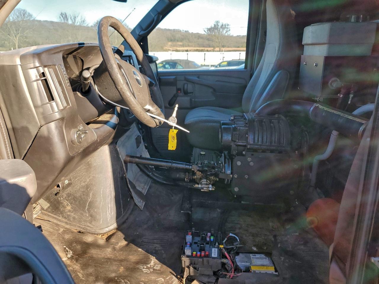 2012 GMC Savana G3500 Utility / Service Van - Фото 7