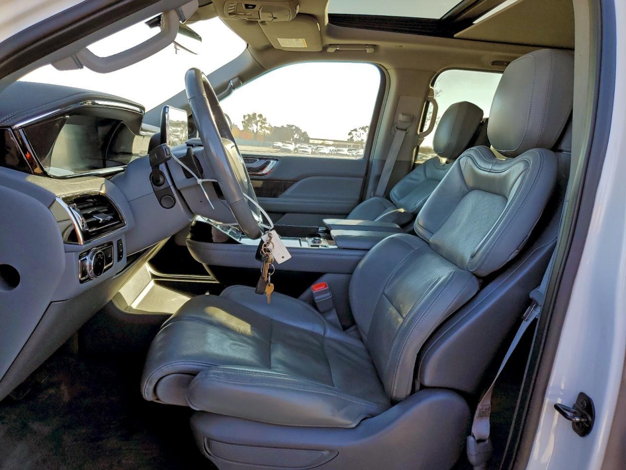 2021 Lincoln Townhouse Navigator Reserve - Фото 7