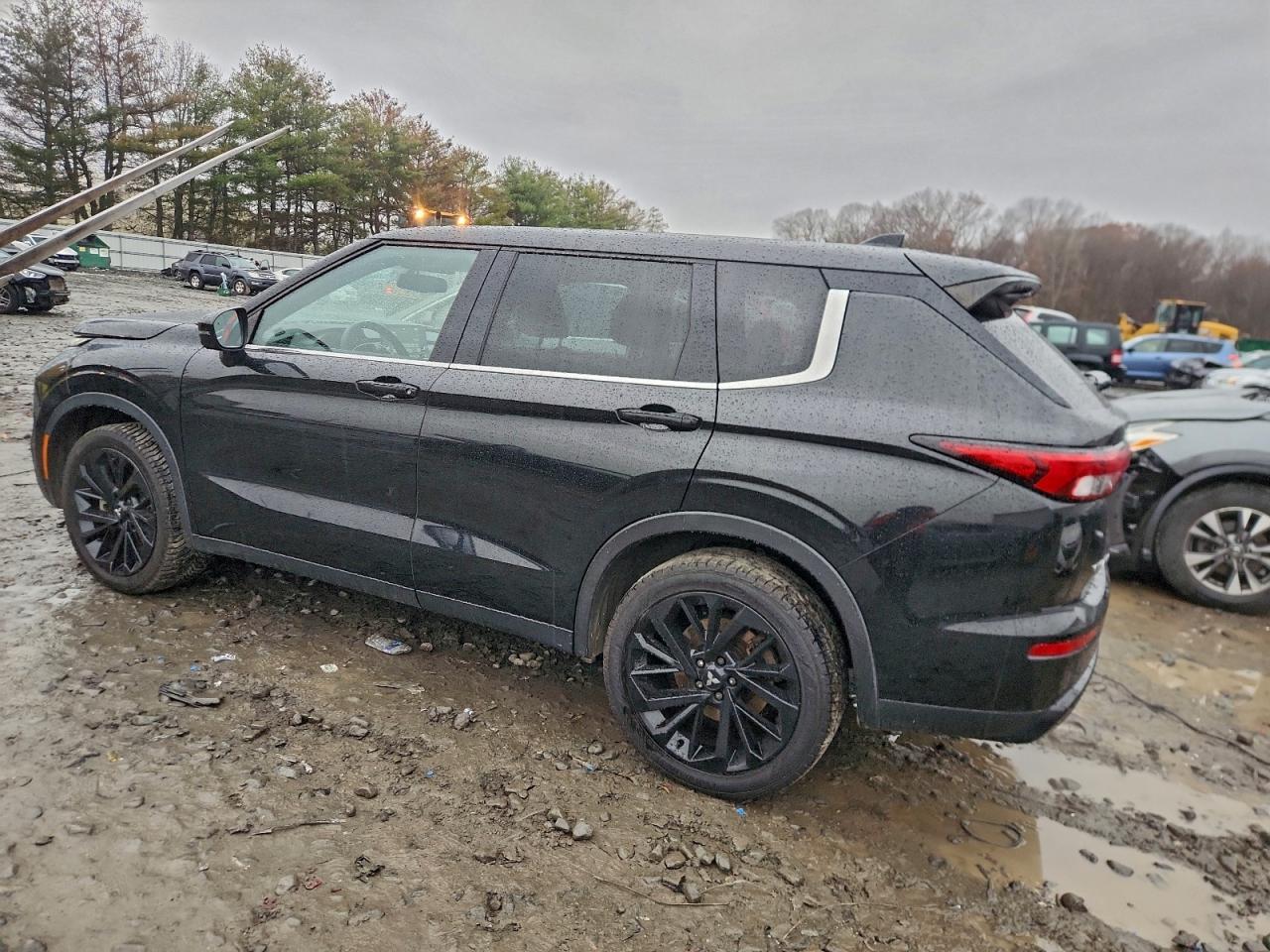 2023 Mitsubishi Outlander Sel - Фото 2