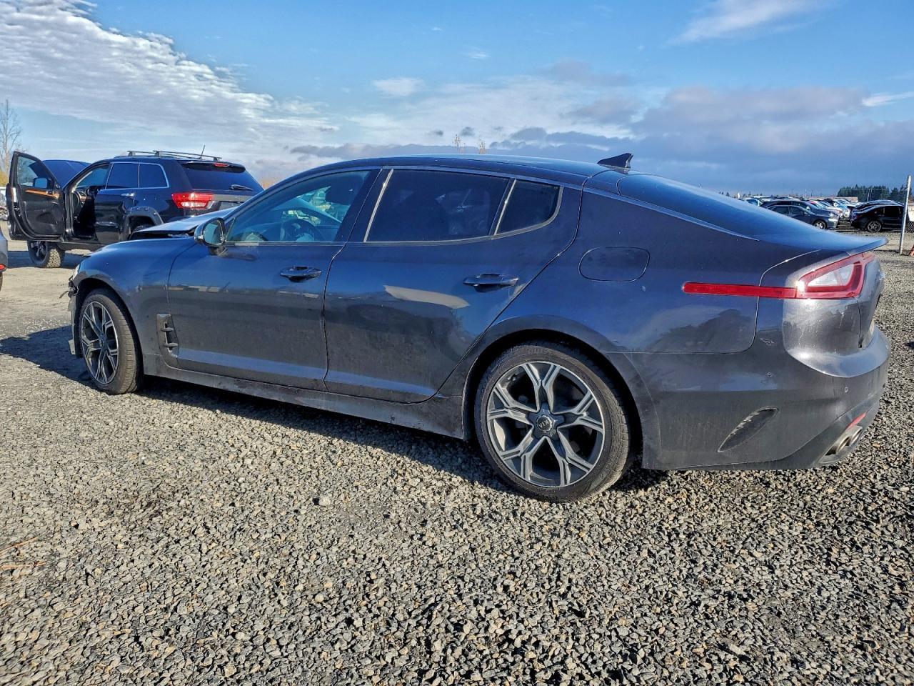 2021 Kia Stinger - Фото 2