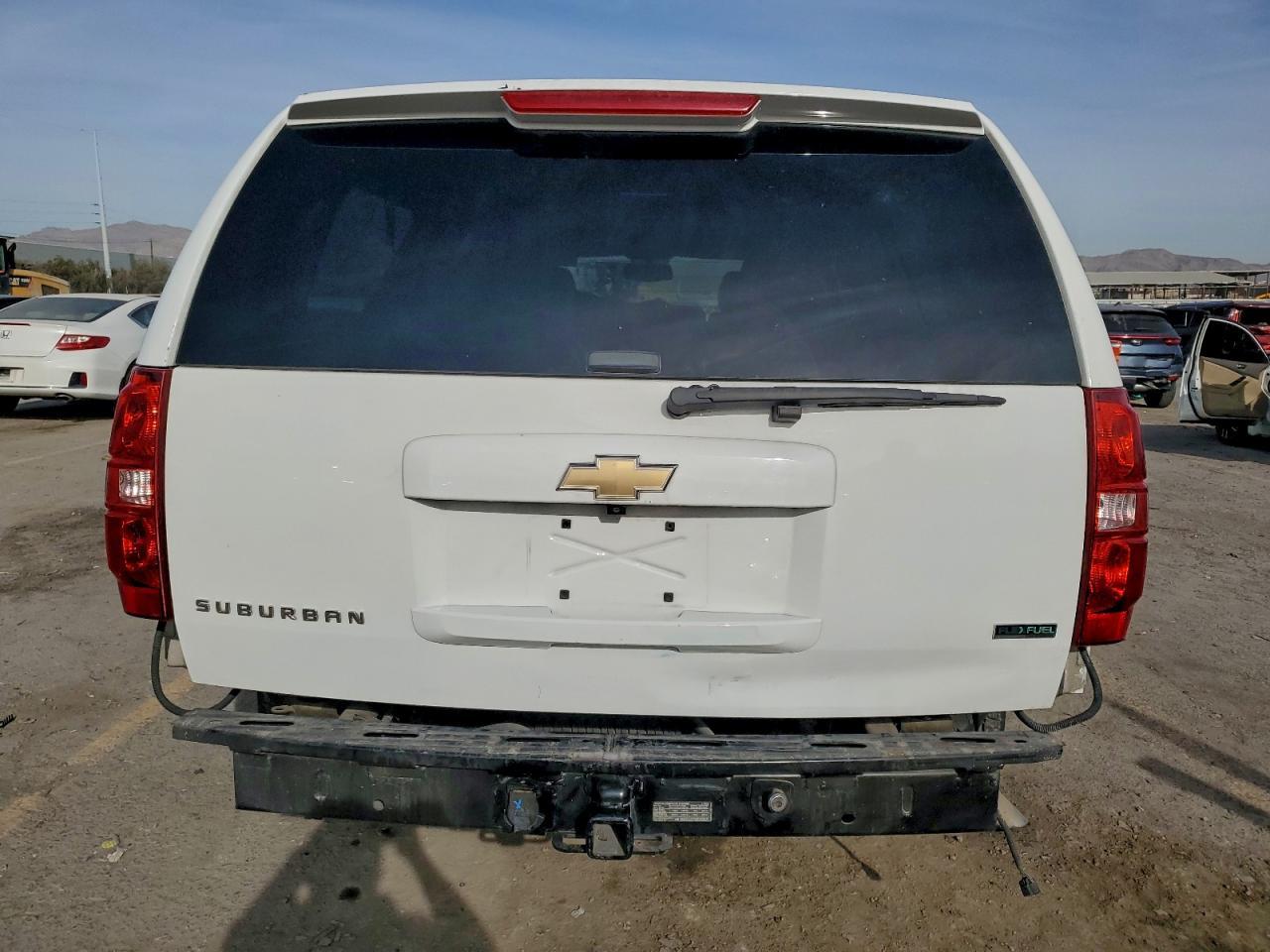 2011 Chevrolet Suburban C1500 Ls - Фото 6
