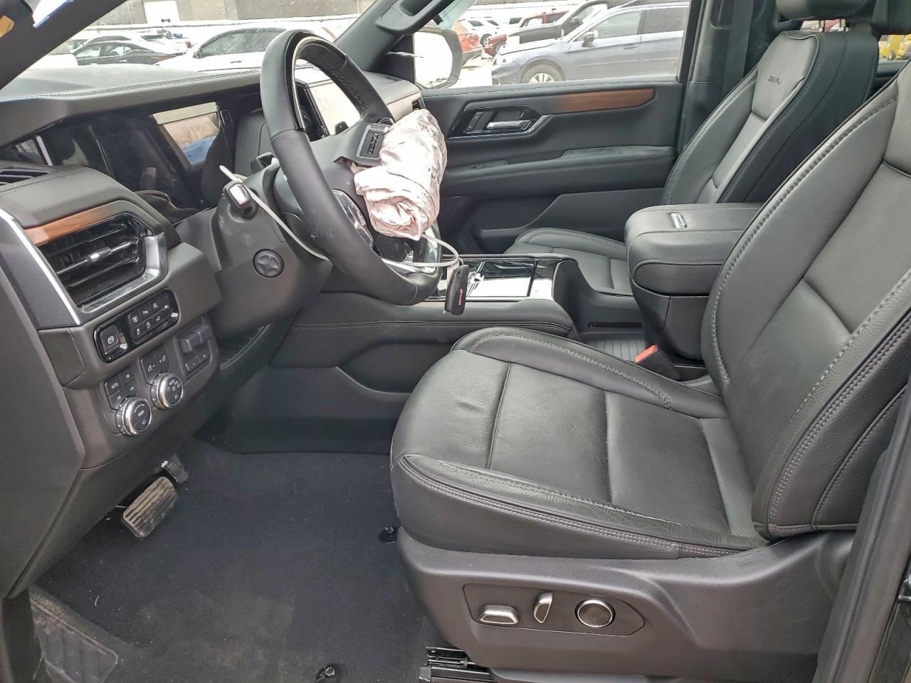 2025 GMC Yukon Denali - Фото 7