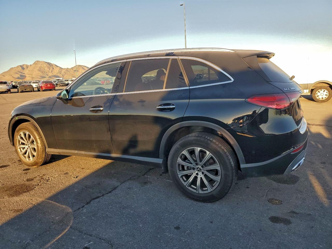2025 Mercedes Benz Glc 300 - Фото 2