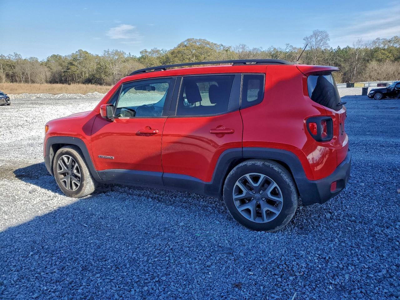 2017 Jeep Renegade Latitude - Image 2